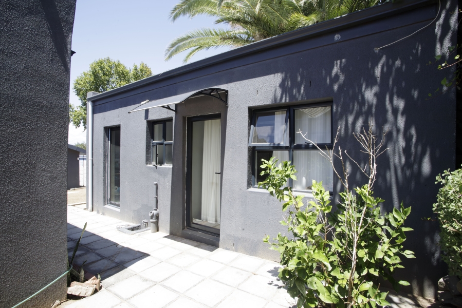 4 Bedroom Property for Sale in Loevenstein Western Cape